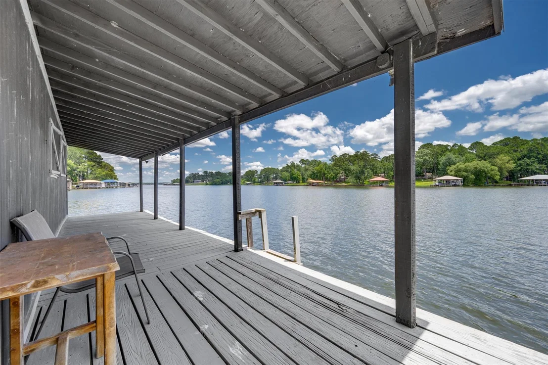 Photo of 23258 Edgewater DR