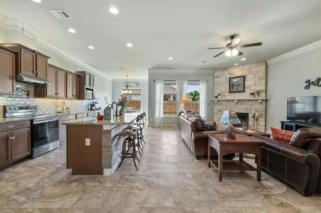 Photo of 212 Derek LN