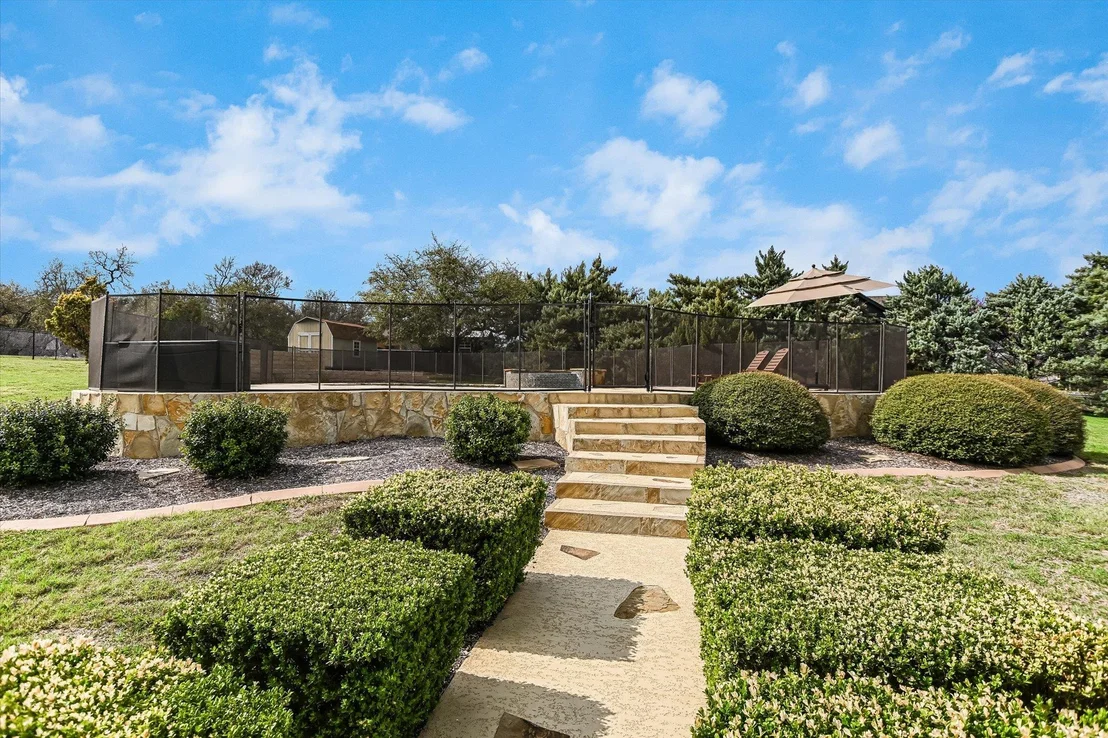 Photo of 604 Lake Side CV