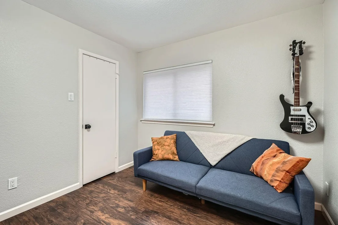 Photo of 2705 Dupoint CV