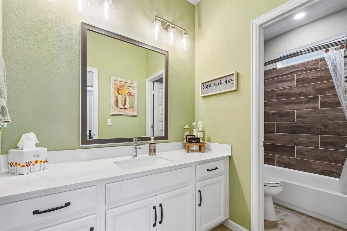 Photo of 13500 Leaton CV