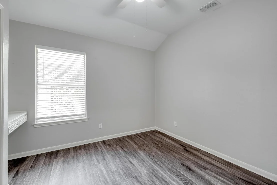 Photo of 2155 Redwing WAY