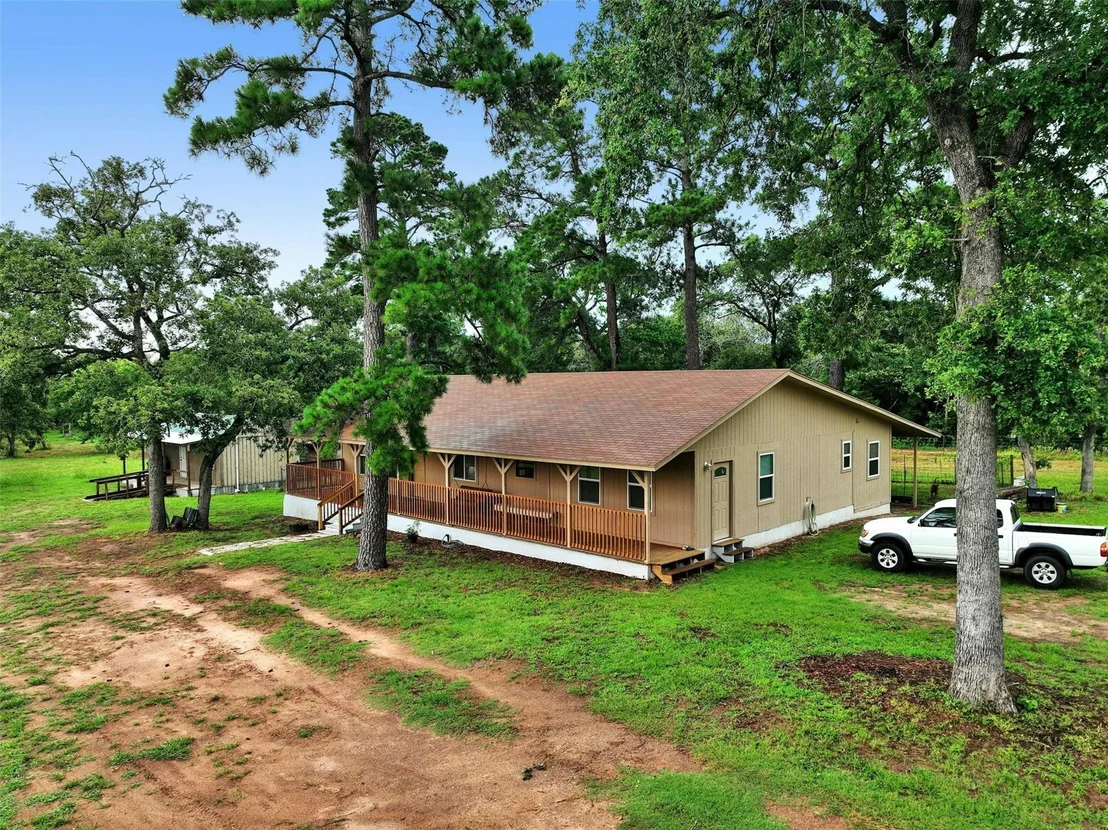 Photo of 2169 Highway 304