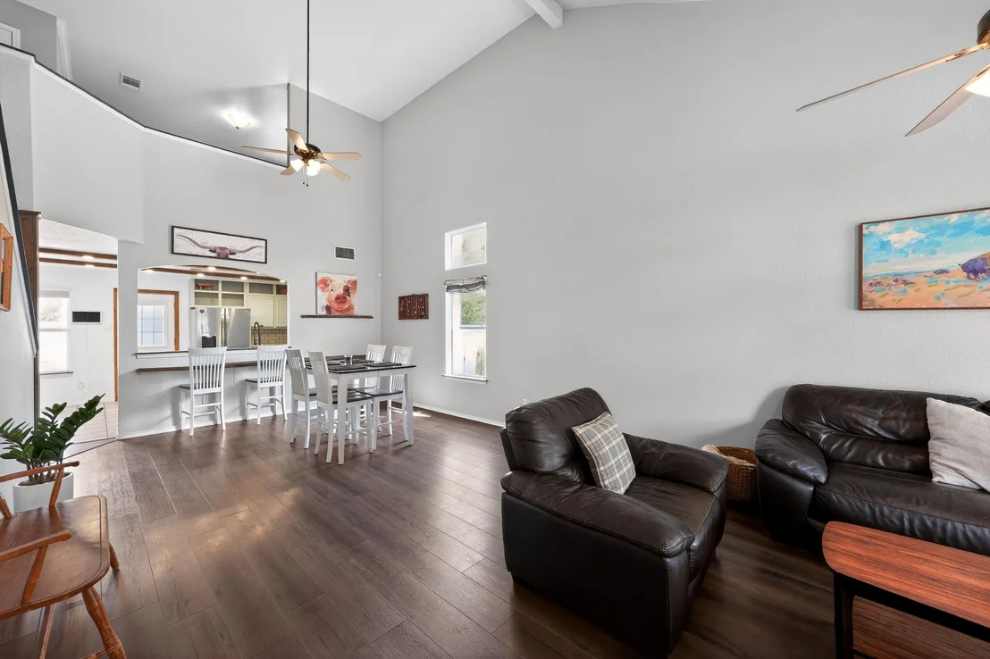 Photo of 748 Bills CIR
