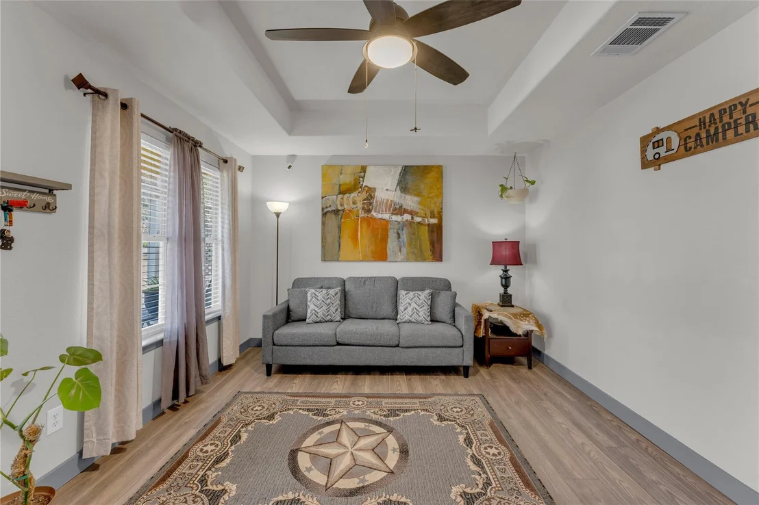 Photo of 555 Live Oak DR