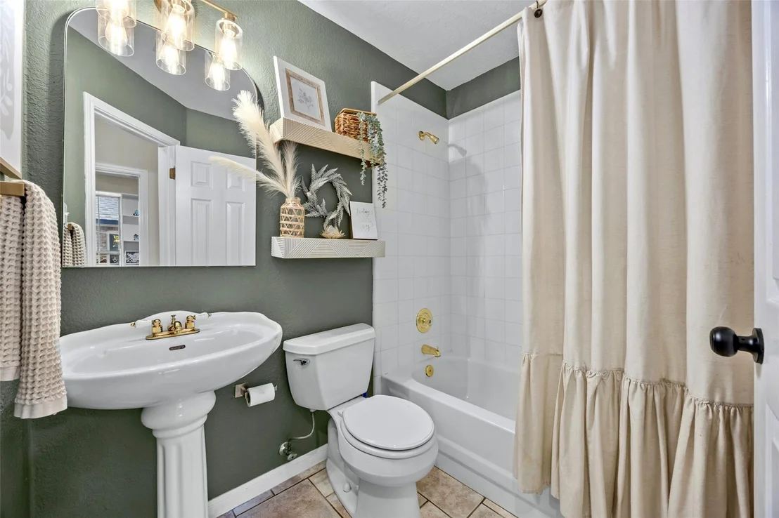 Photo of 1214 Cardinal LN