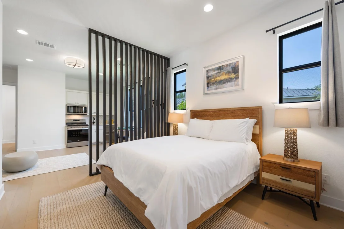 Photo of 16118 Clara Van ST