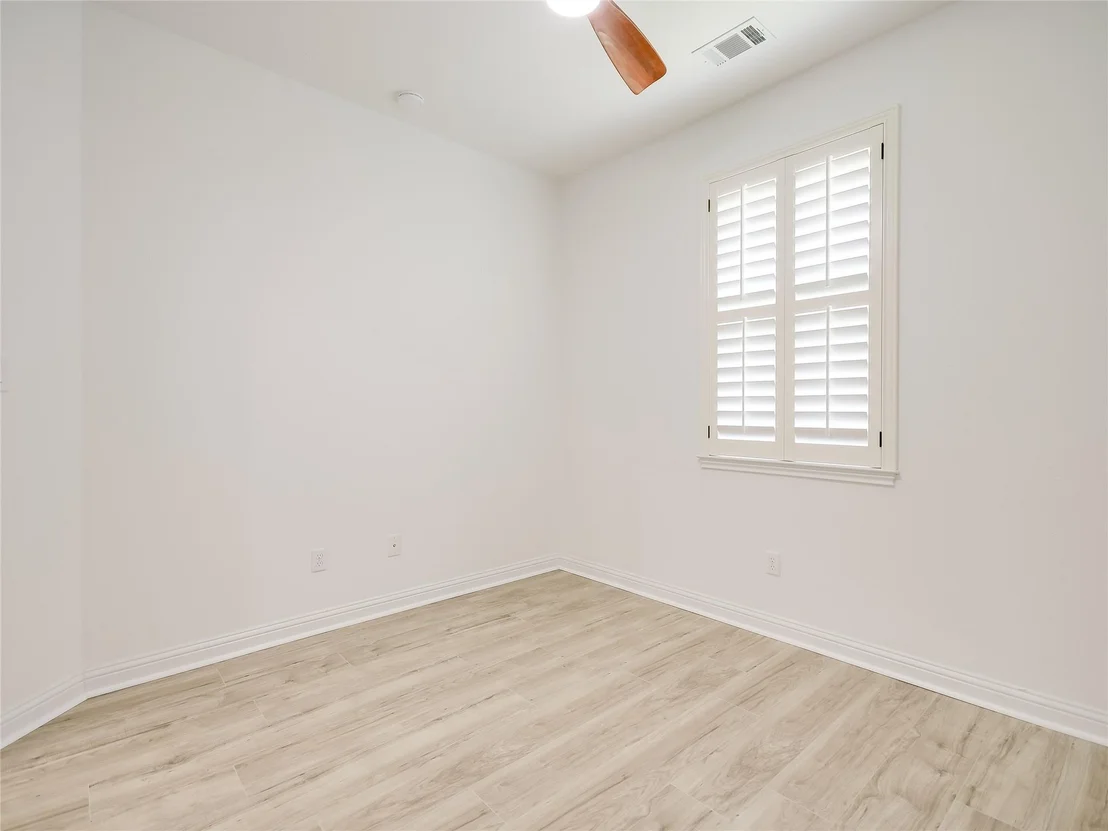Photo of 15701 Sayan CV