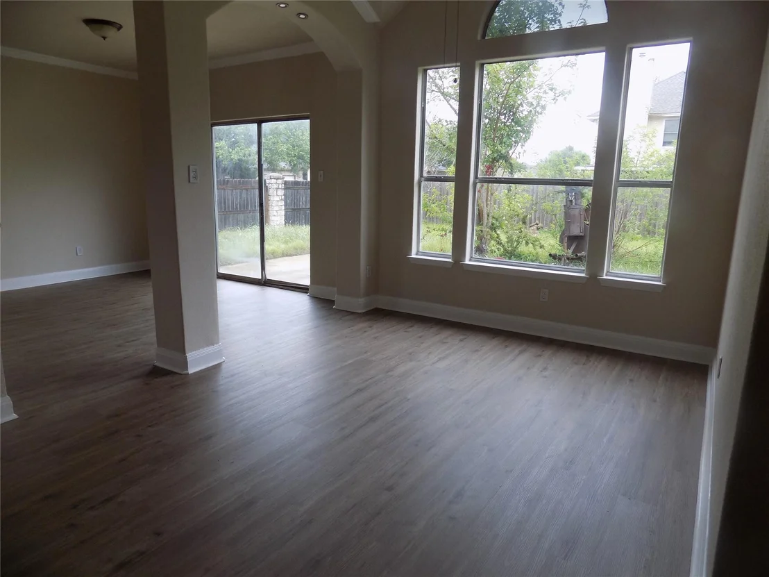 Photo of 301 THUNDERBAY DR