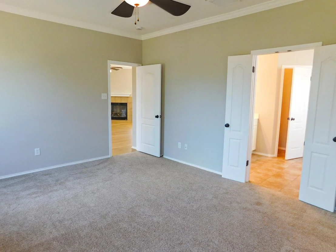 Photo of 1411 Encino DR