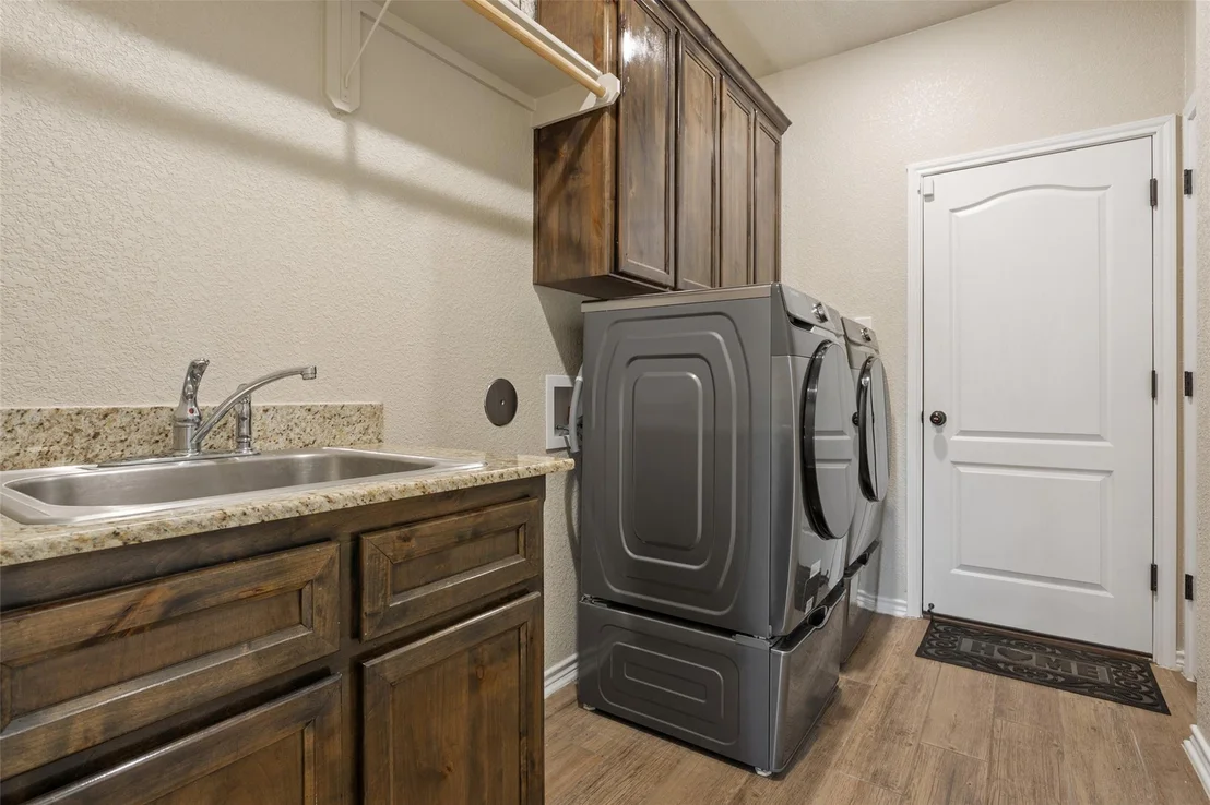 Photo of 7601 Silicon DR