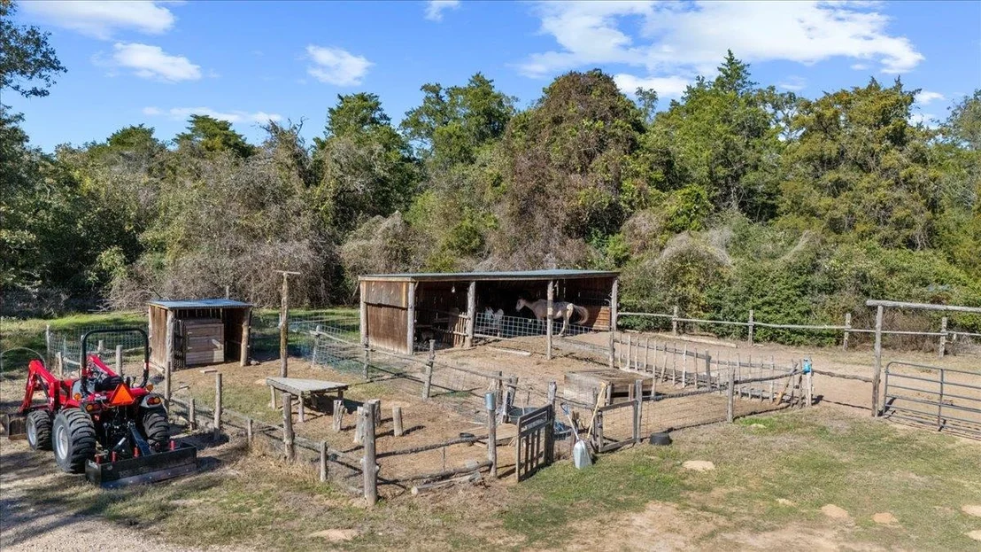 Photo of 110 Sky Ranch RD