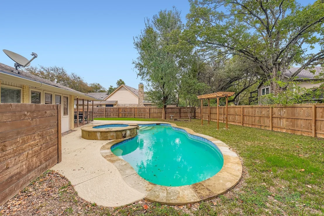 Photo of 10705 Pinehurst DR