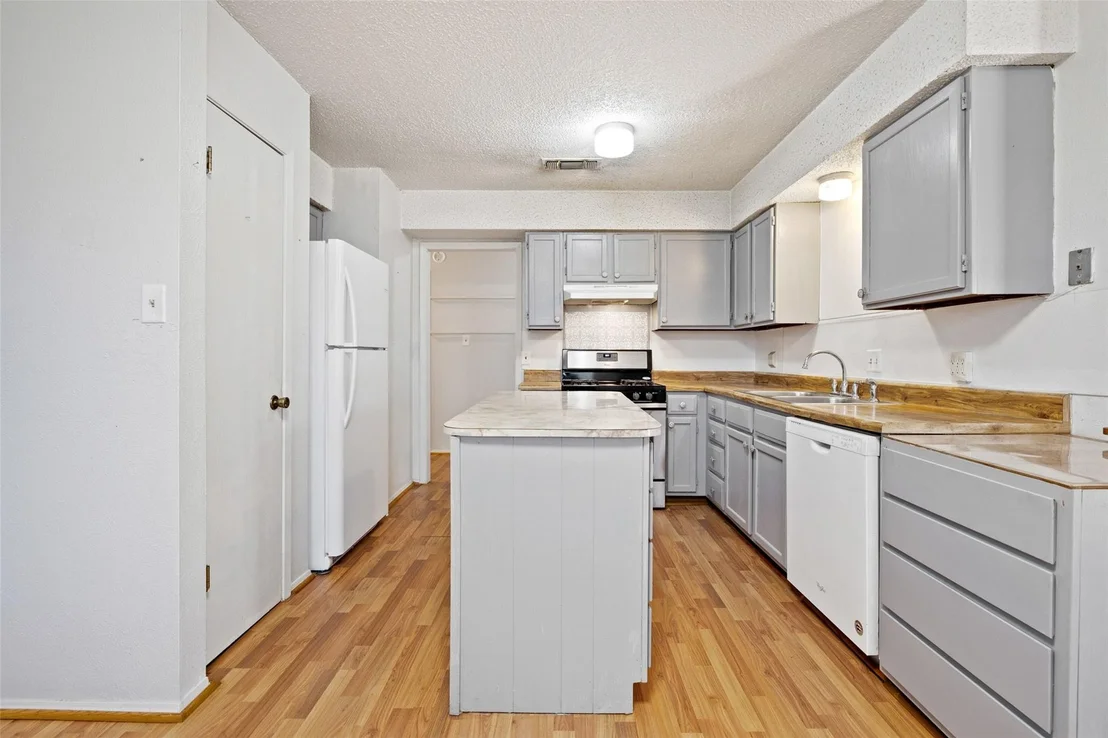 Photo of 2303 Carolyn DR