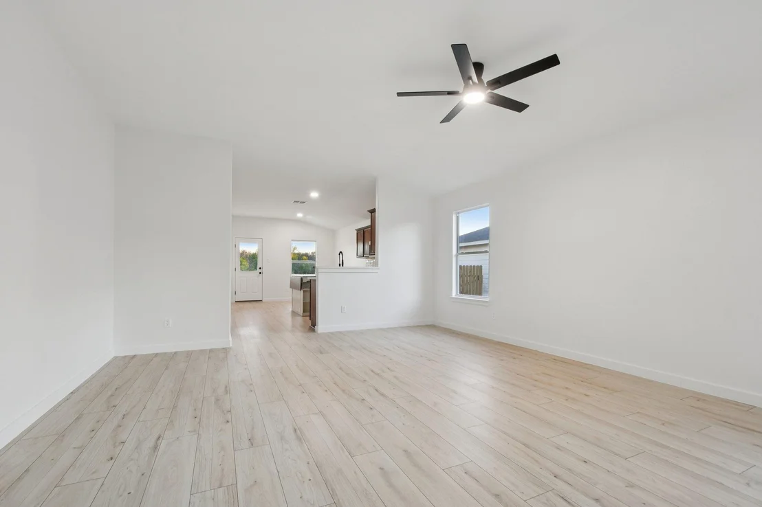 Photo of 17921 Basketflower BND