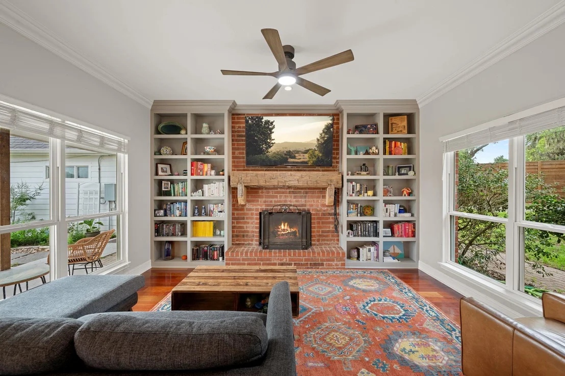 Photo of 622 Thousand Oaks LOOP