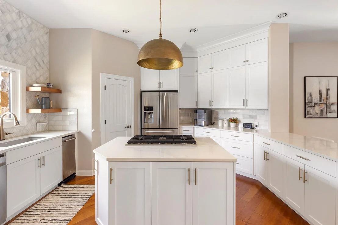 Photo of 100 Dovetail LN