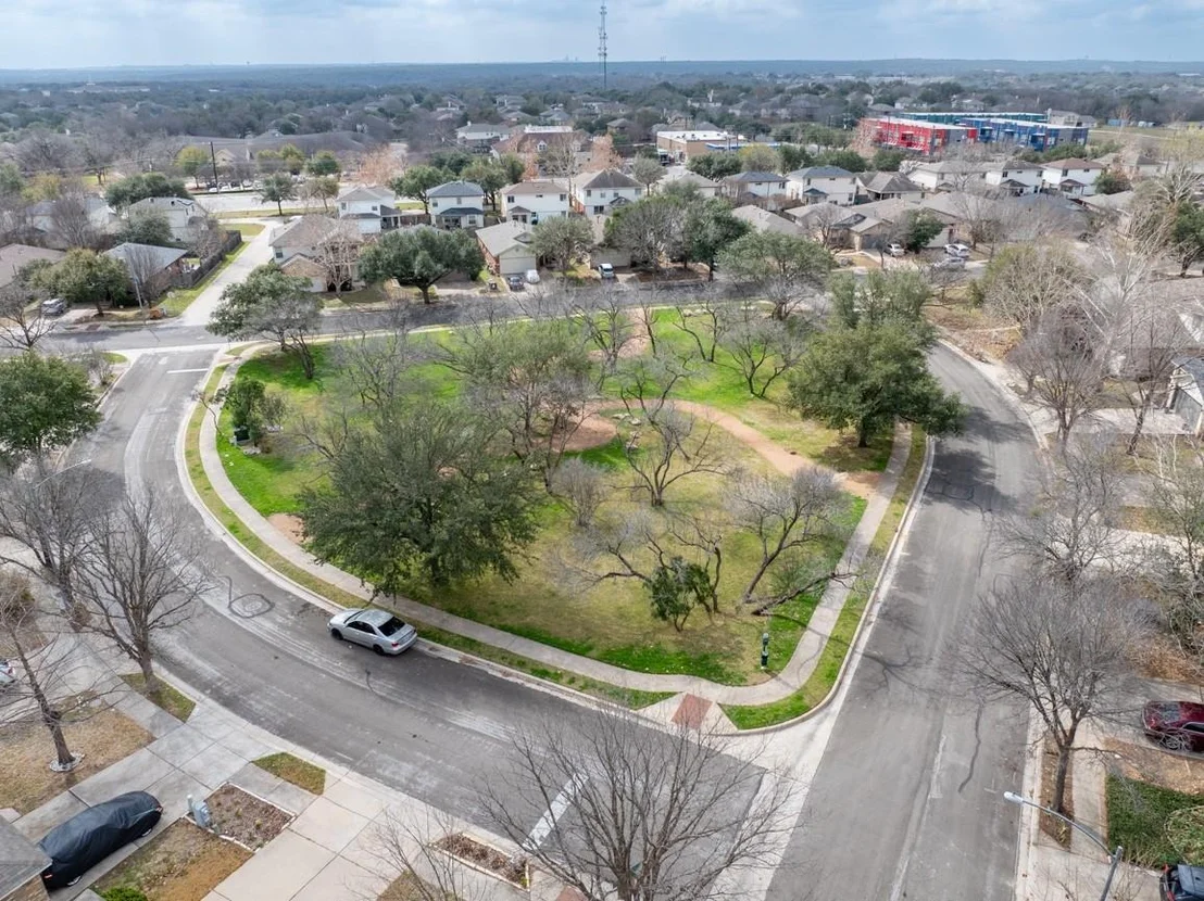 Photo of 2604 James Bausch LN