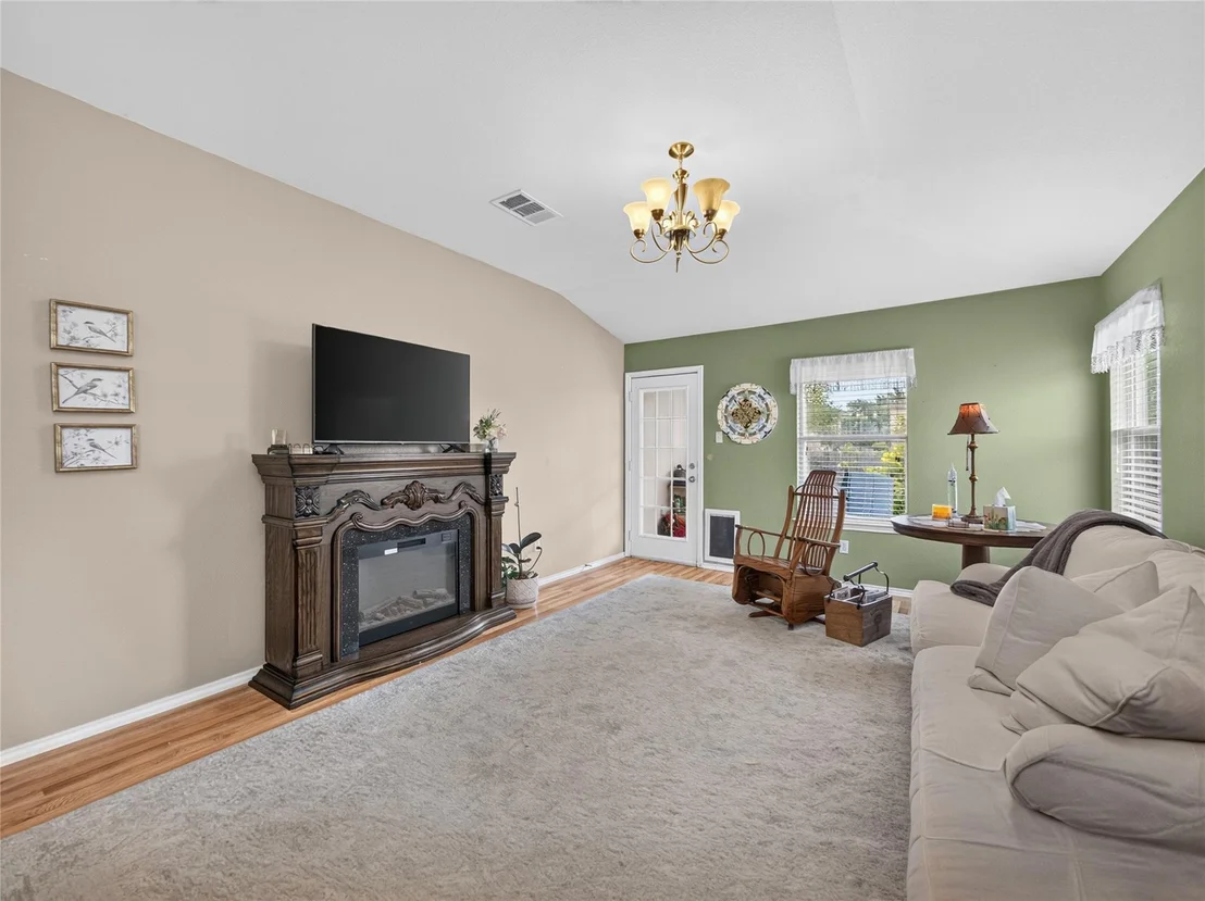 Photo of 427 Buckingham DR