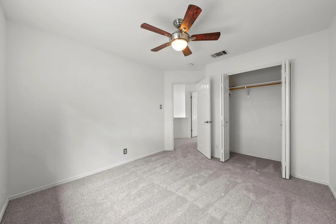 Photo of 2028 Desco DR