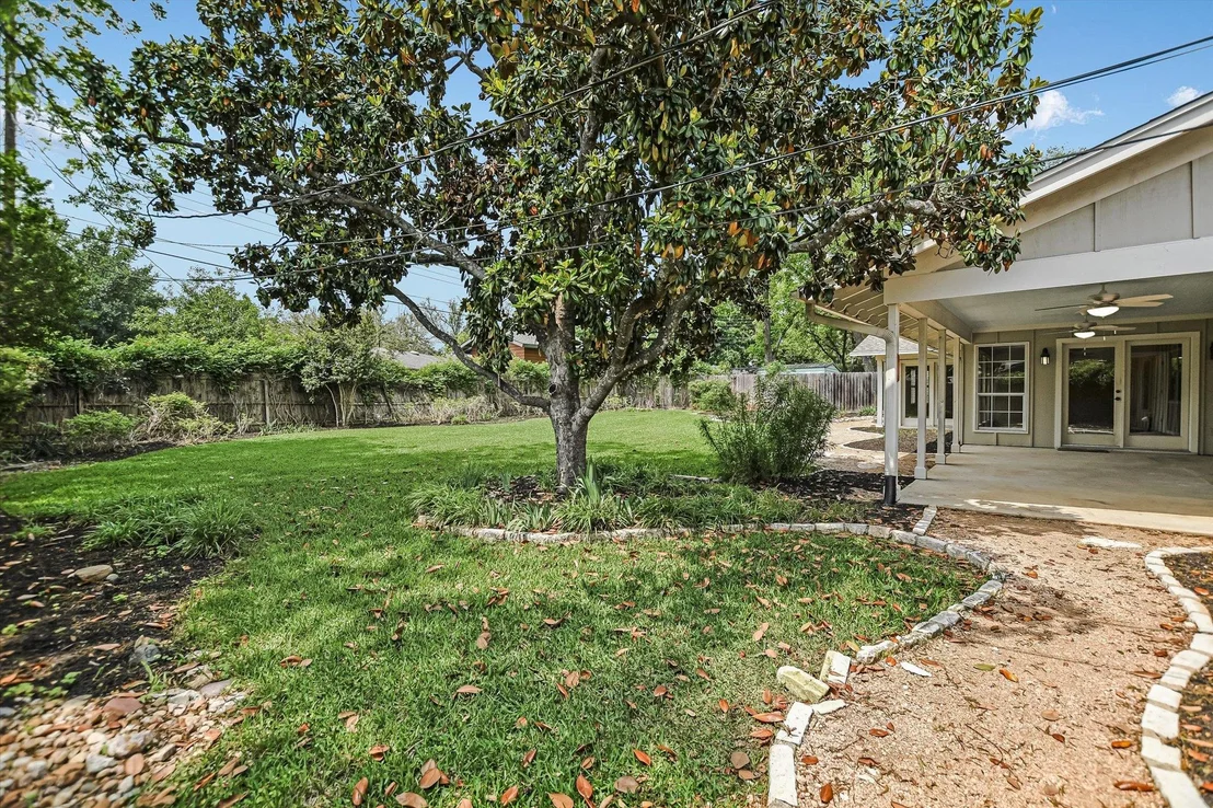 Photo of 4011 N Hills DR