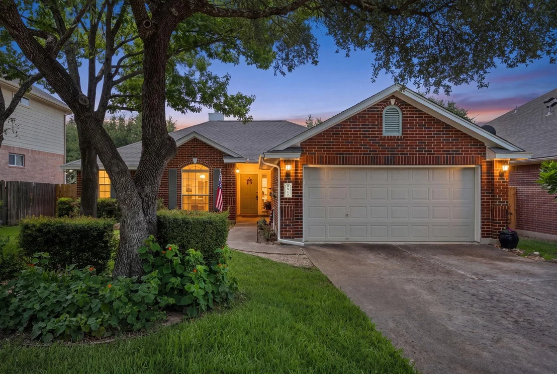 Photo of 810 Hilltop DR