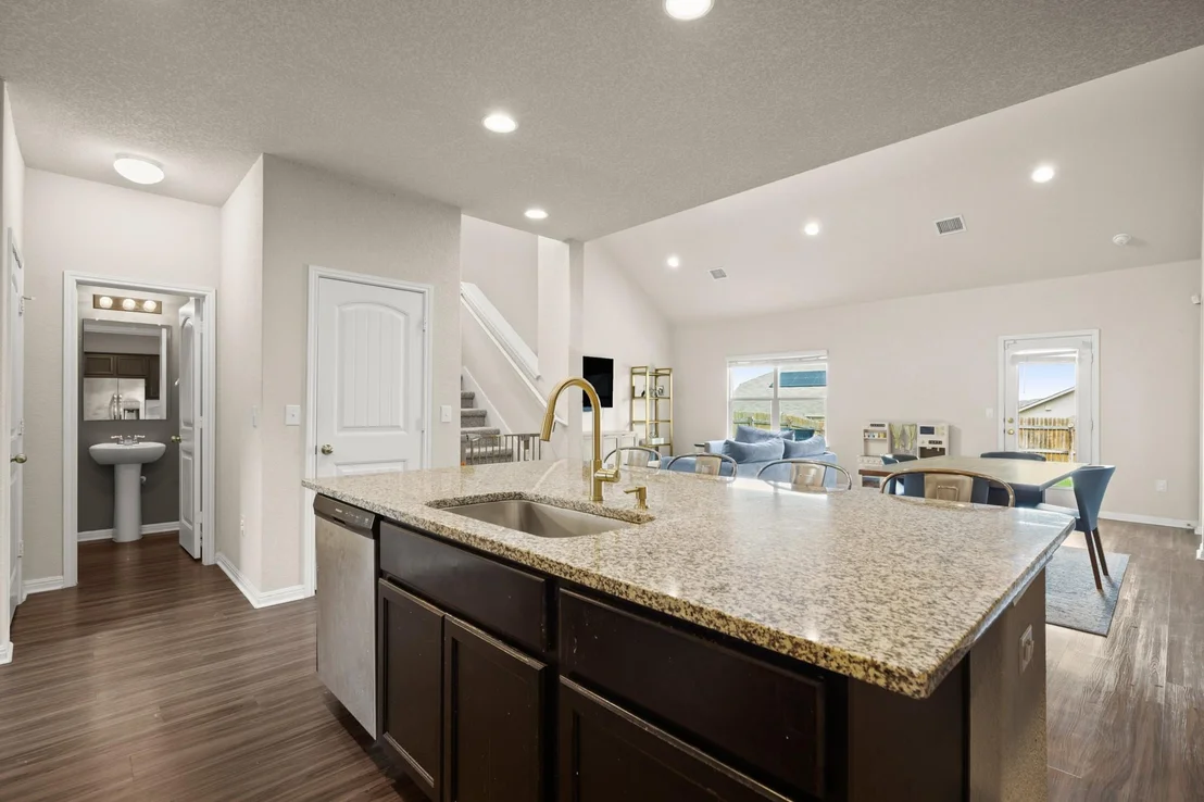 Photo of 605 Dubina Ave