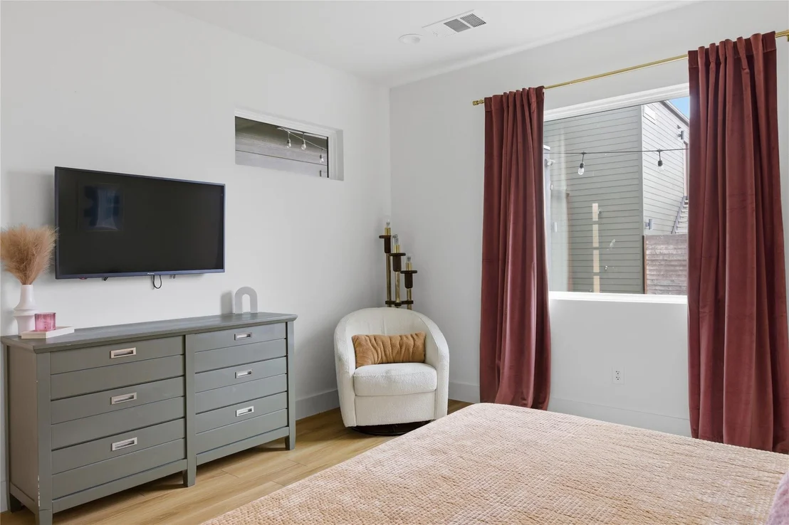 Photo of 1001 Scenic DR