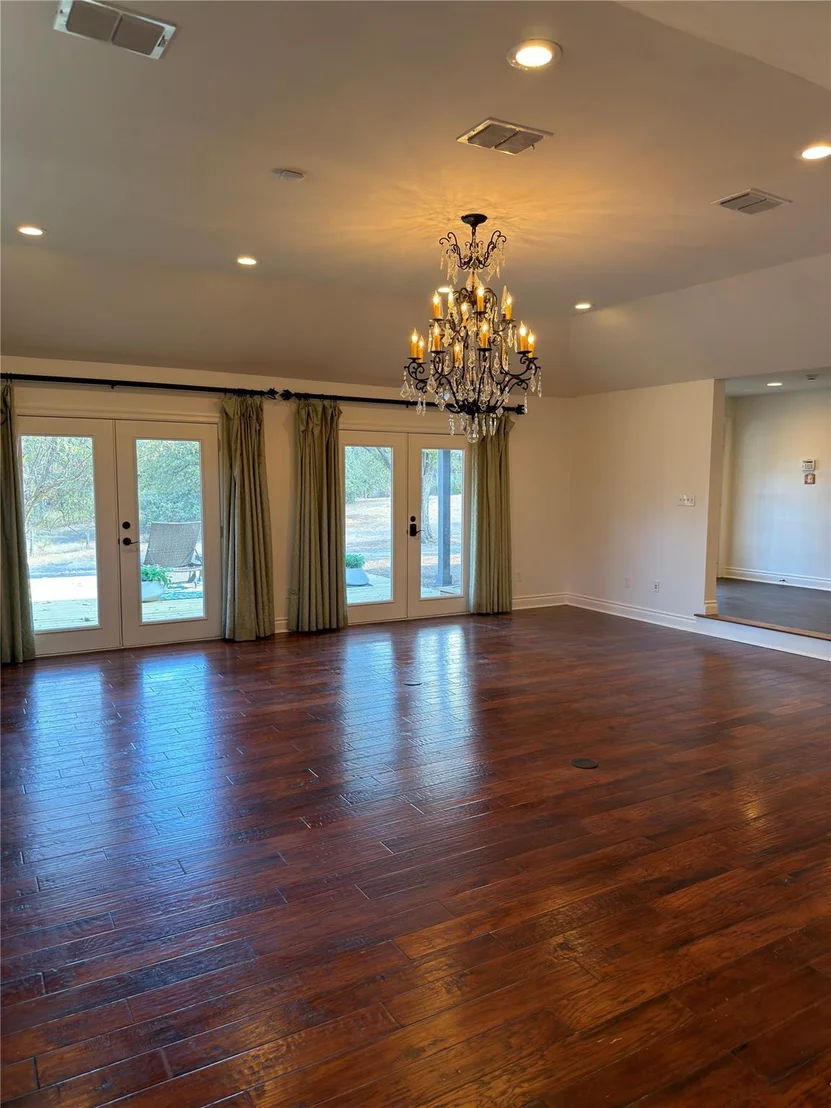 Photo of 3003 Burleson RD