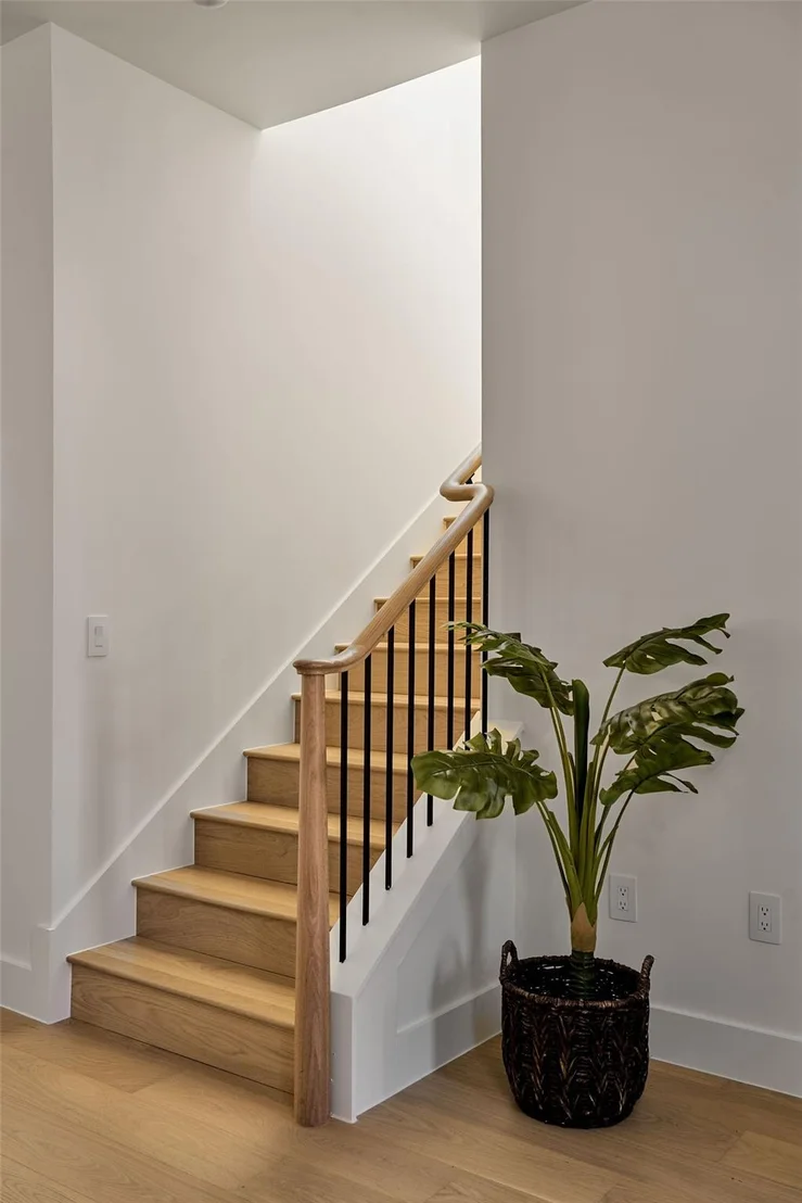 Photo of 4601 Oakmont BLVD