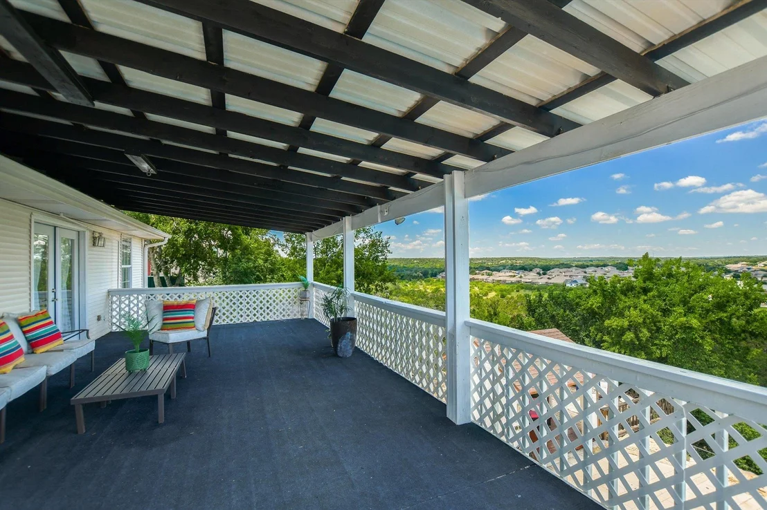 Photo of 131 High Gabriel DR