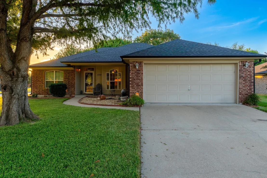 Photo of 5308 Southern Crossing DR