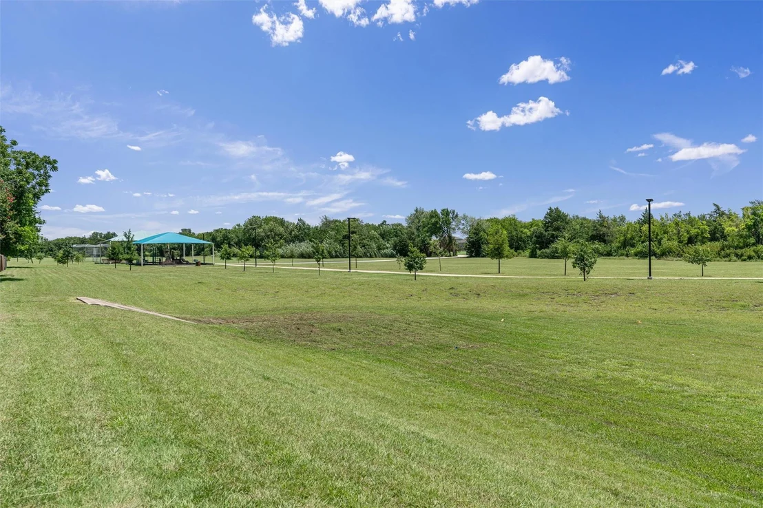 Photo of 208 Meadowside DR