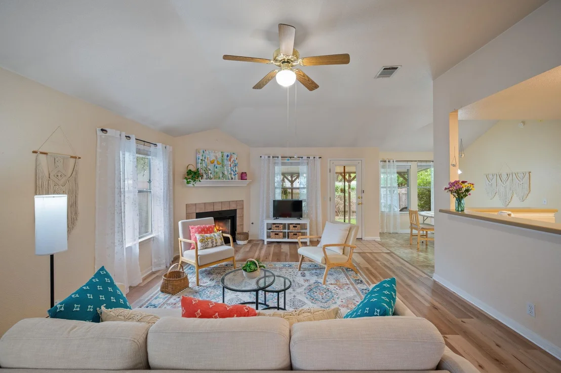 Photo of 450 Zebra DR