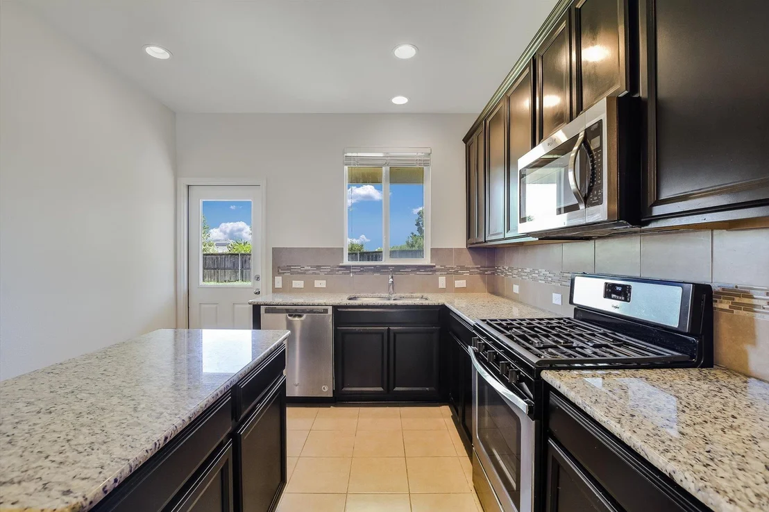 Photo of 136 Stella Gold ST