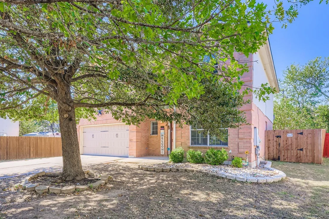 Photo of 411 Meadow Park DR