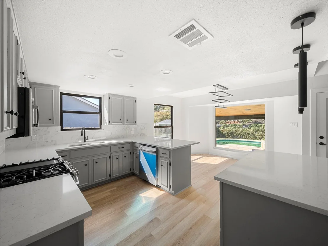 Photo of 3912 Hillside DR