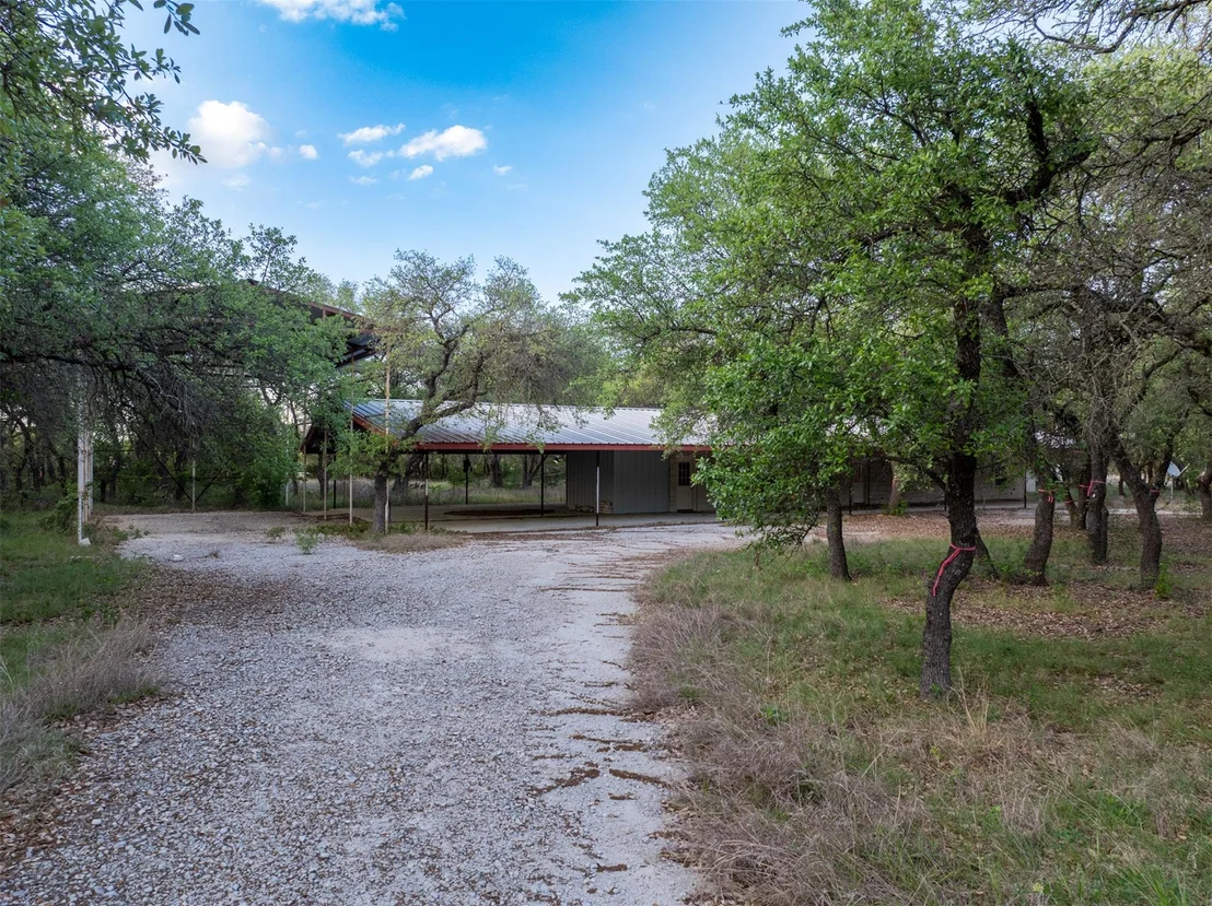 Photo of 1050 Oak Grove RD
