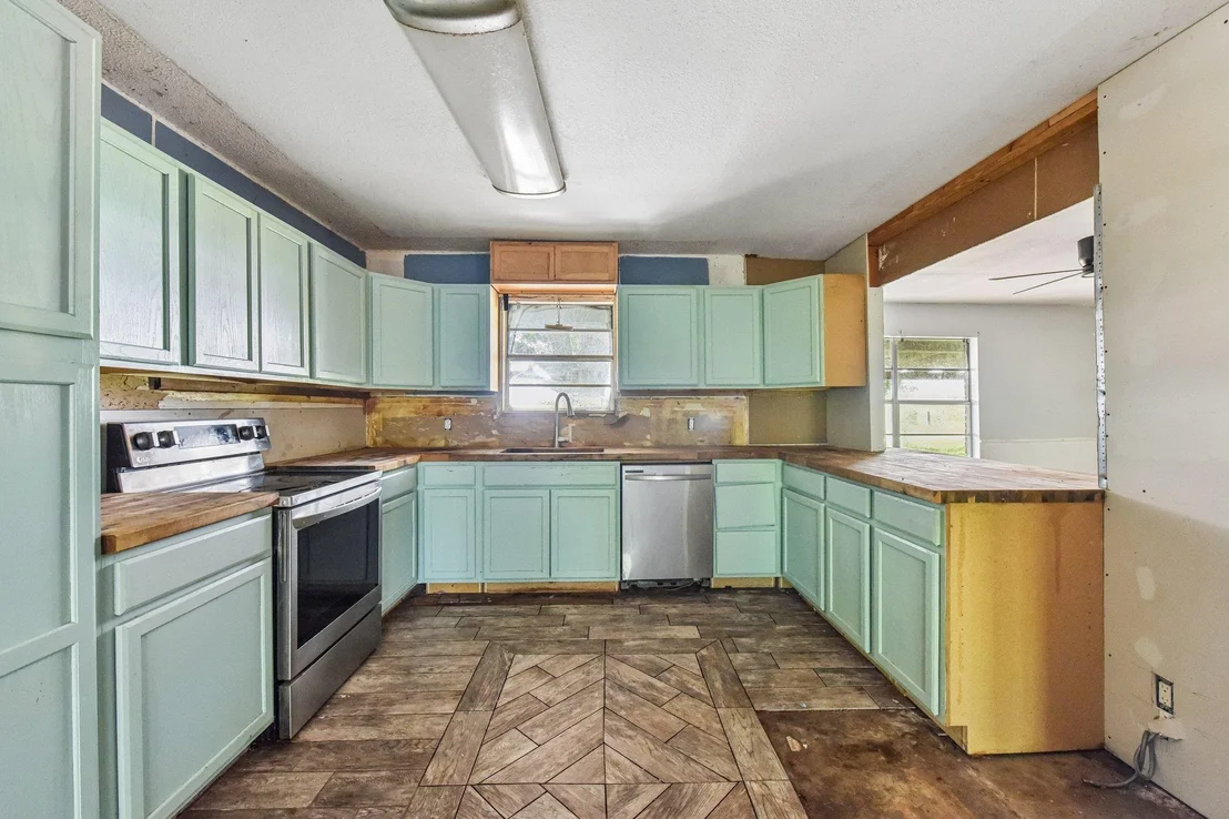 Photo of 1111 Silent Valley RD