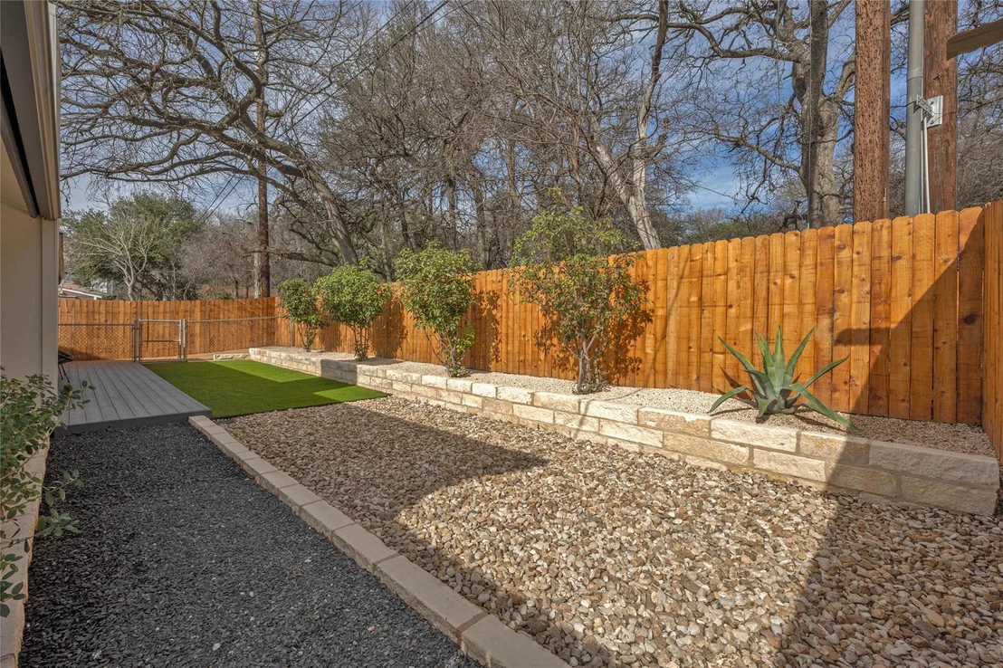 Photo of 2404 Monarch DR