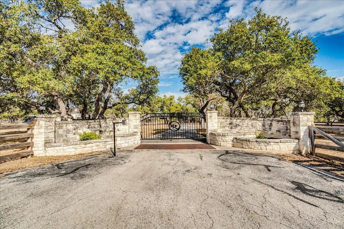 Photo of 1175 Enchanted Oaks DR