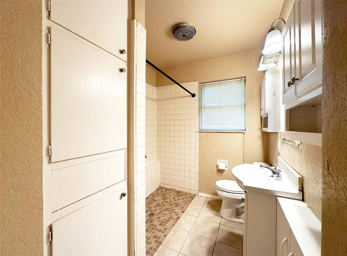 Photo of 305 Highland DR