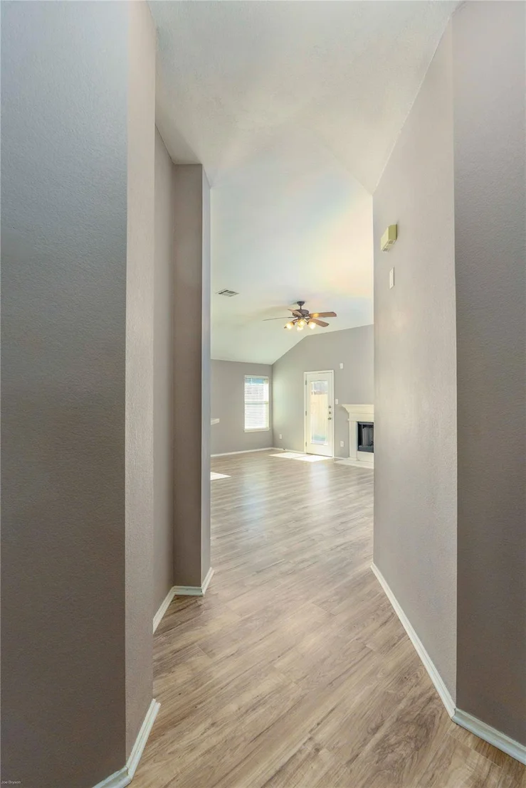 Photo of 249 Ashwood N