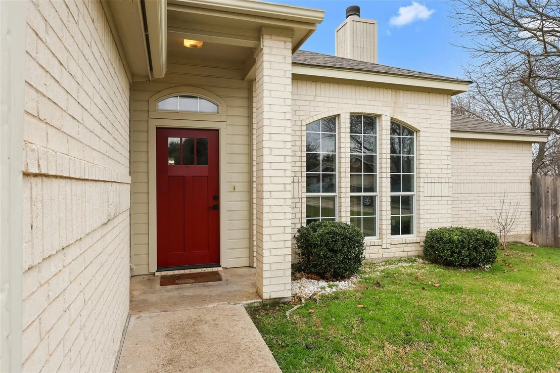 Photo of 610 Sabine CIR