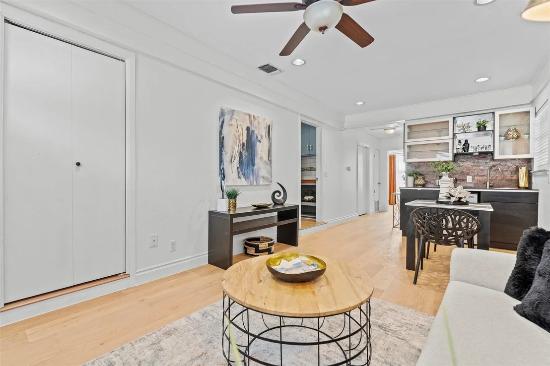 Photo of 8504 Contour DR