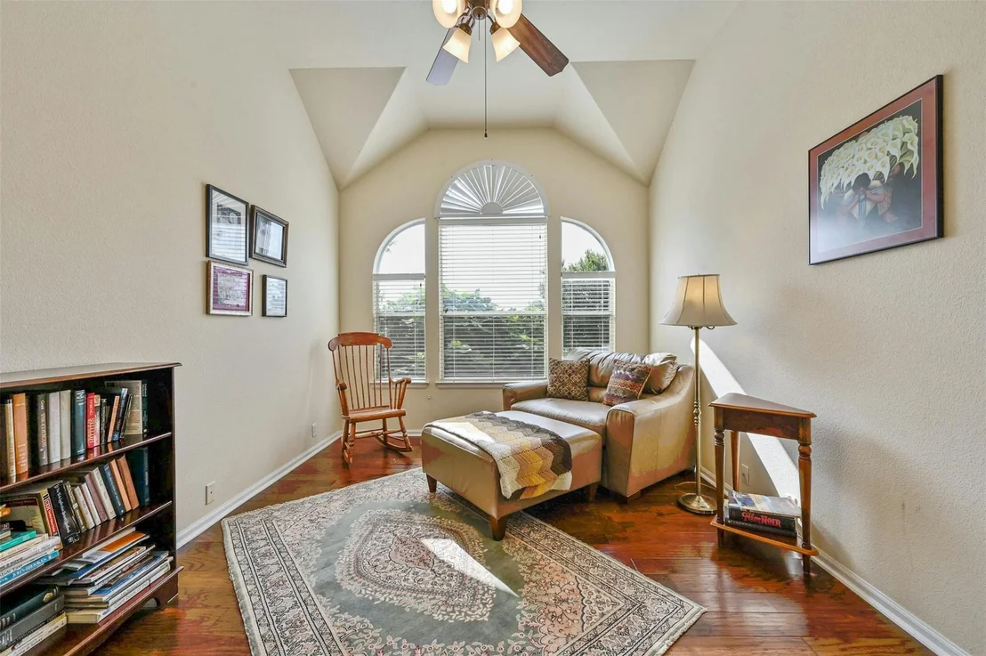 Photo of 204 Saddleback RD