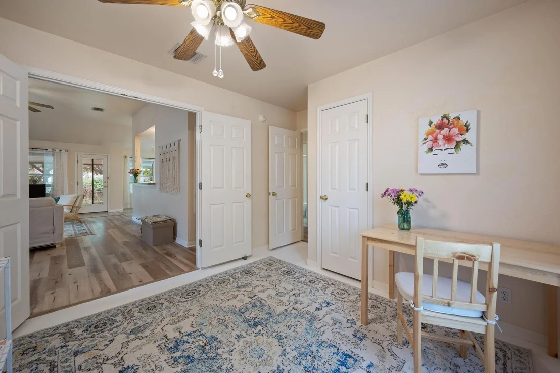 Photo of 450 Zebra DR