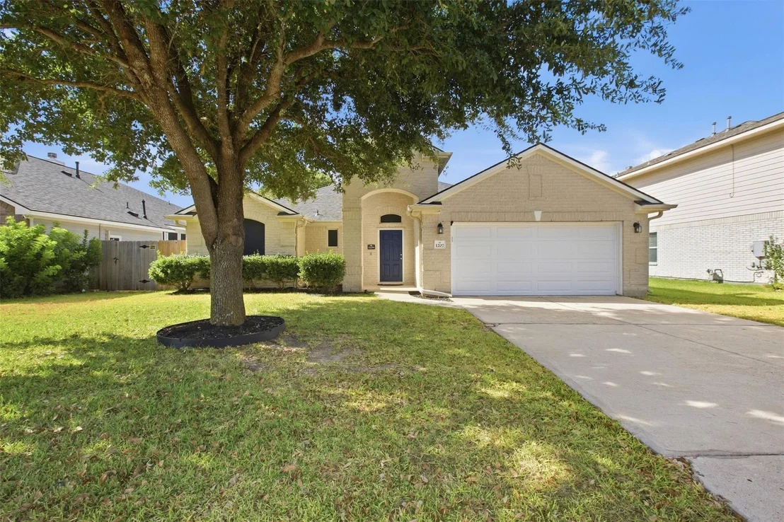 Photo of 1207 Utopia LN