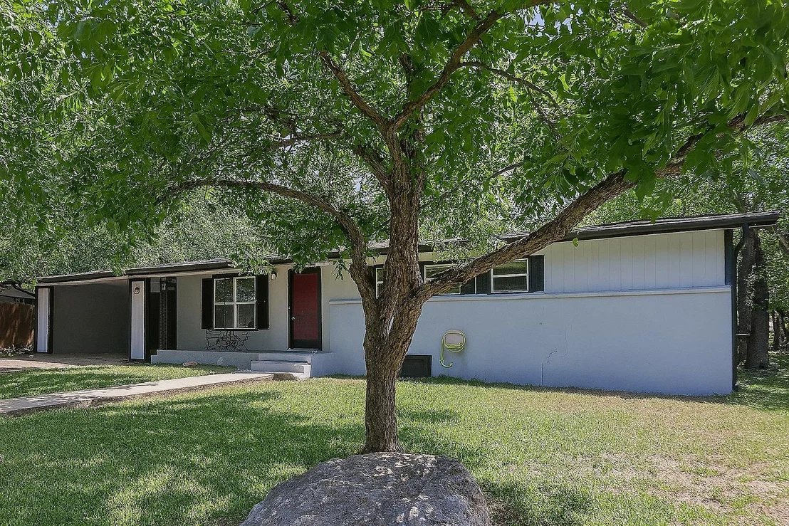 Photo of 1202 Debus DR