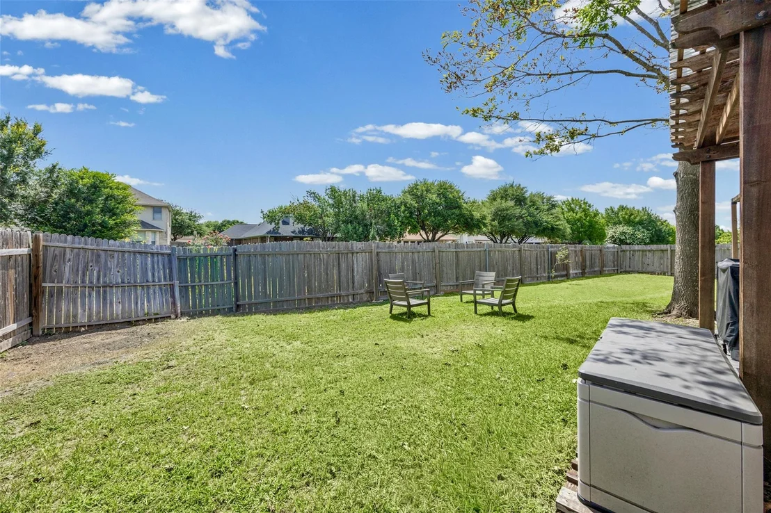 Photo of 1313 Laurelleaf DR